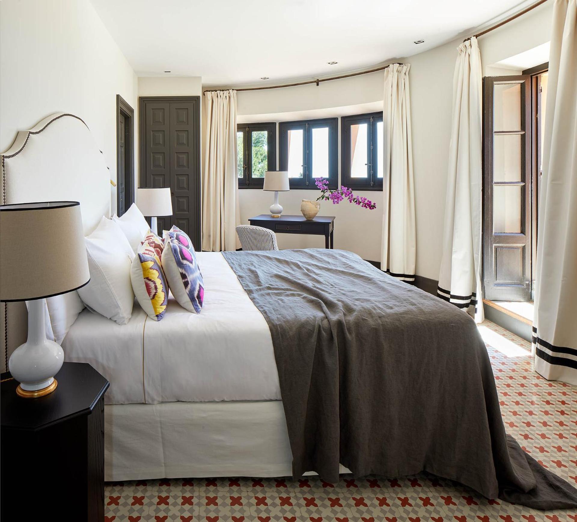 Two-Bedroom Suite,1476735745:JPEG