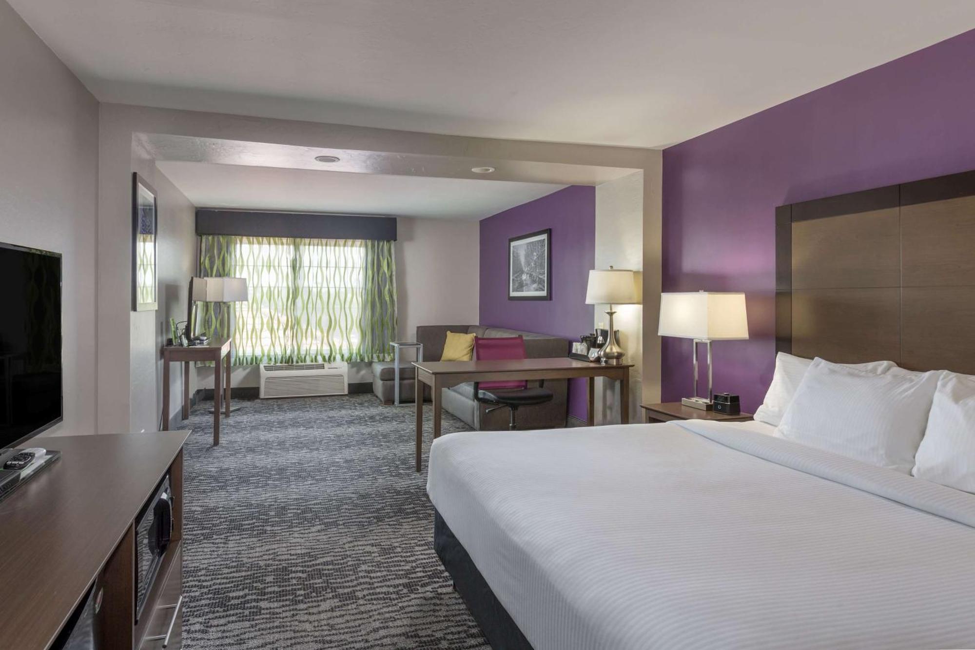 Executive Room 1 King Bed