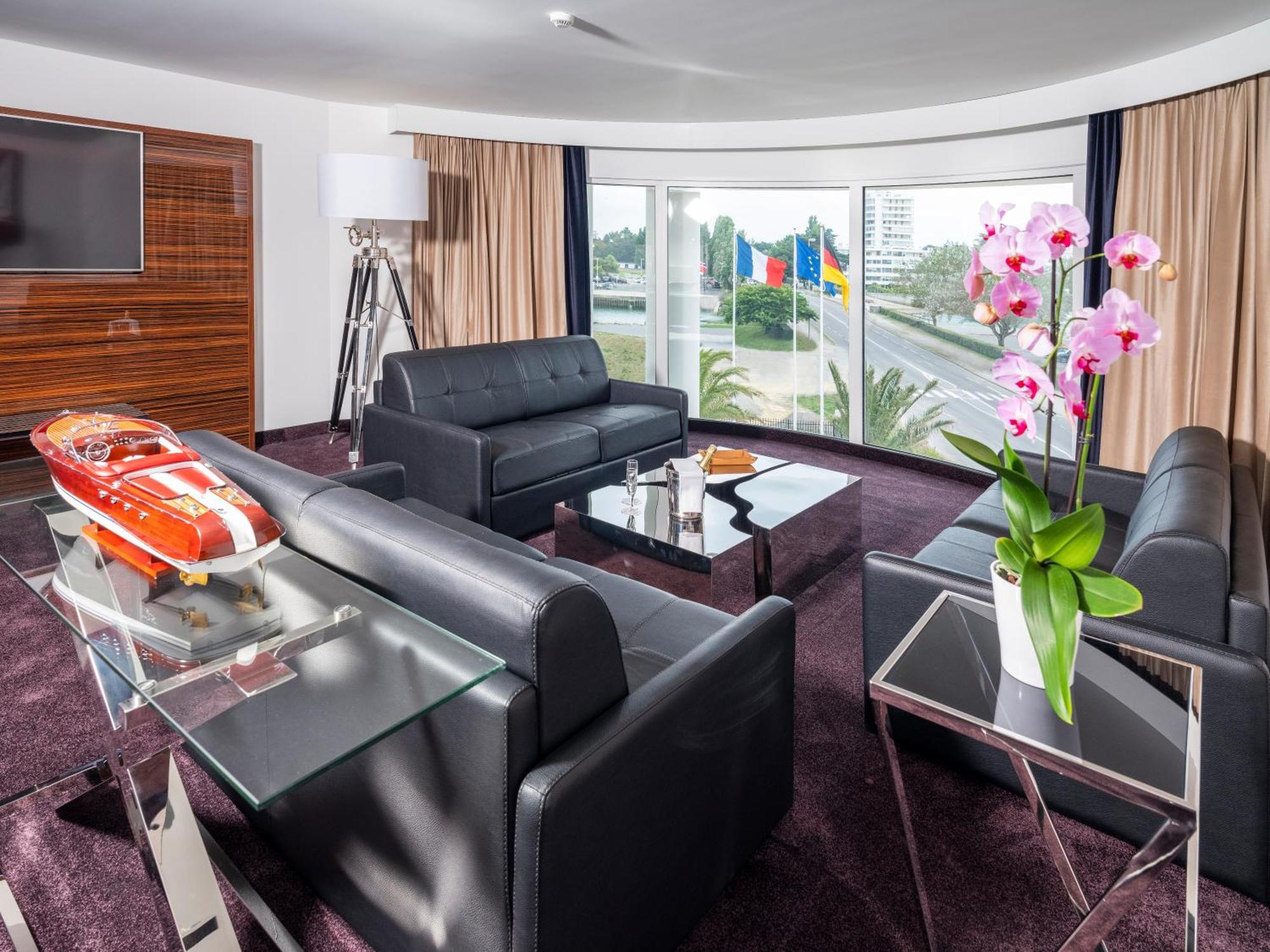 Prestige Suite with Harbour View,1284834442:JPEG