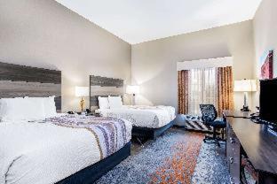 Queen Room with Two Queen Beds and Bath Tub - Mobility/Hearing Accessible - Non-Smoking
