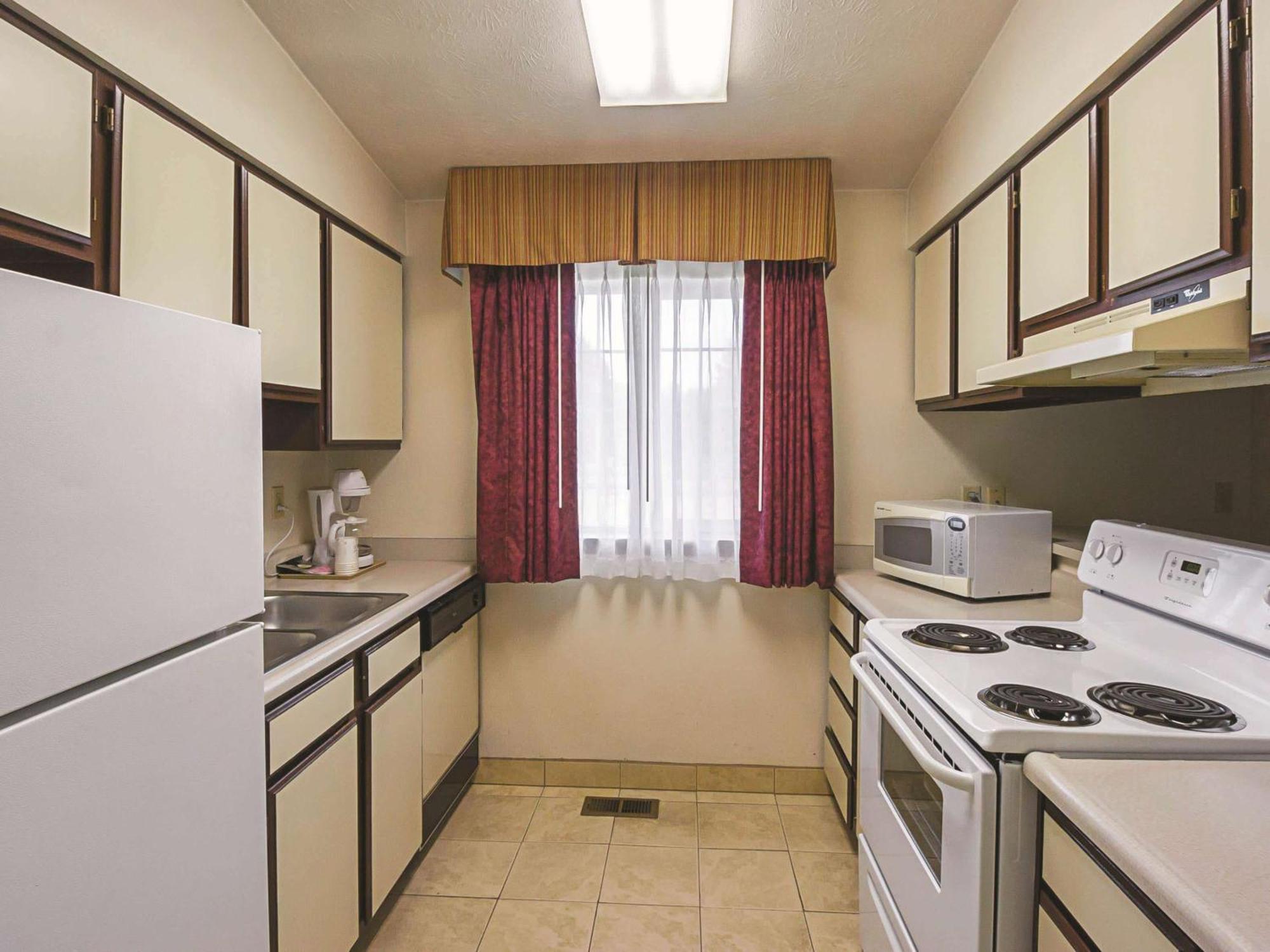 Deluxe Family Apartment - Non-Smoking