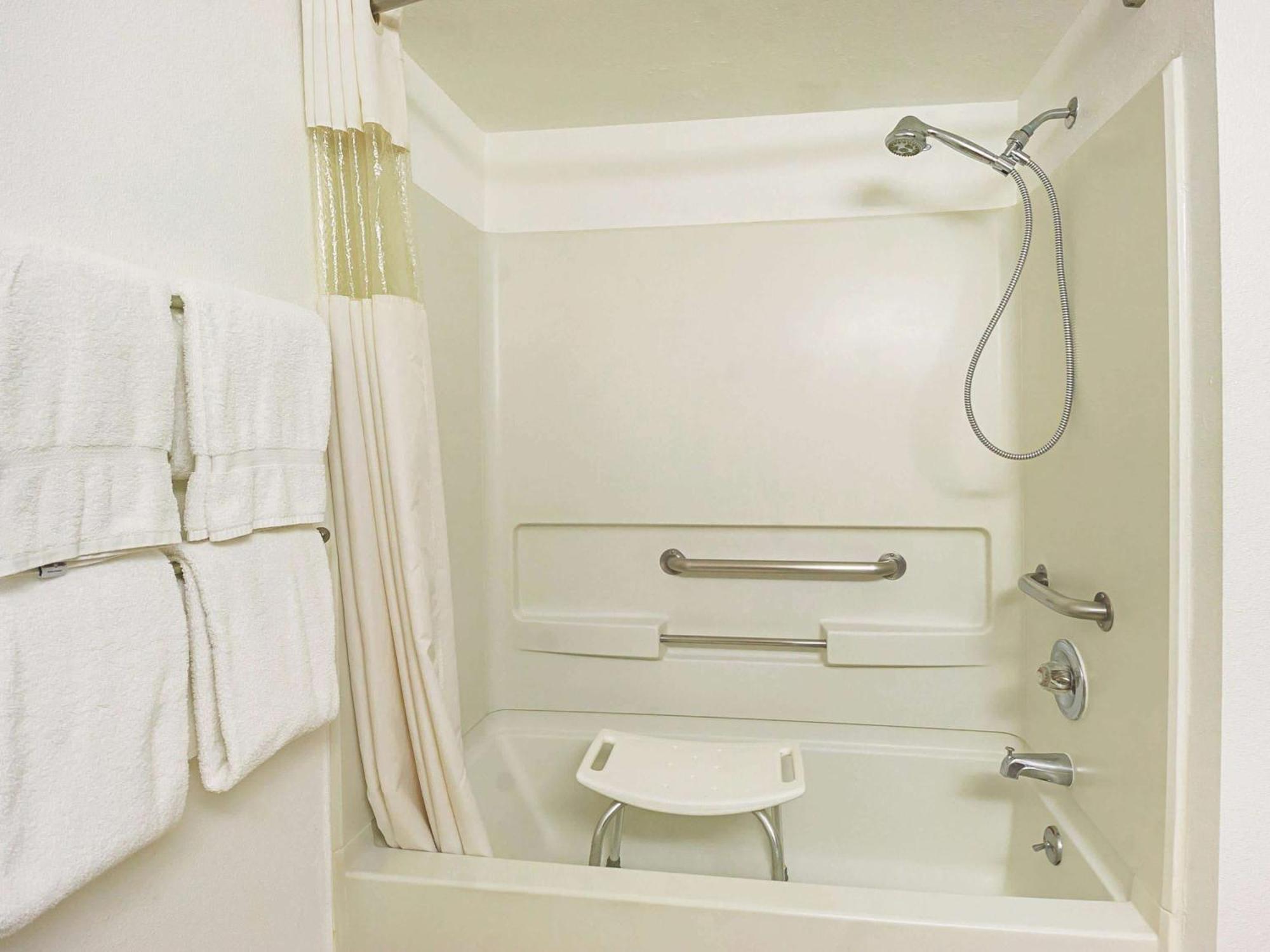 Two Double Beds Room - Disability Access
