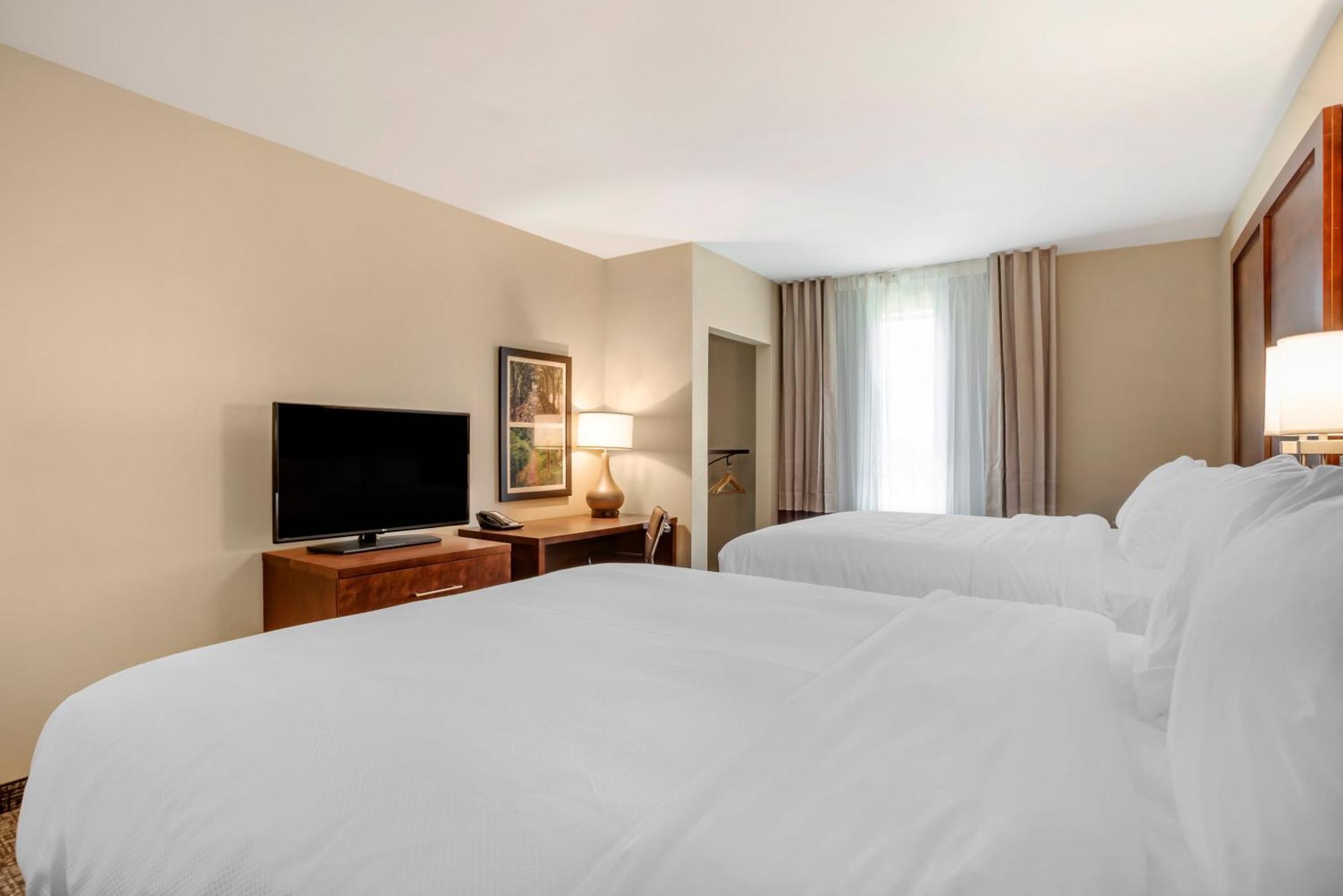 Queen Suite with Two Queen Beds - Non-Smoking