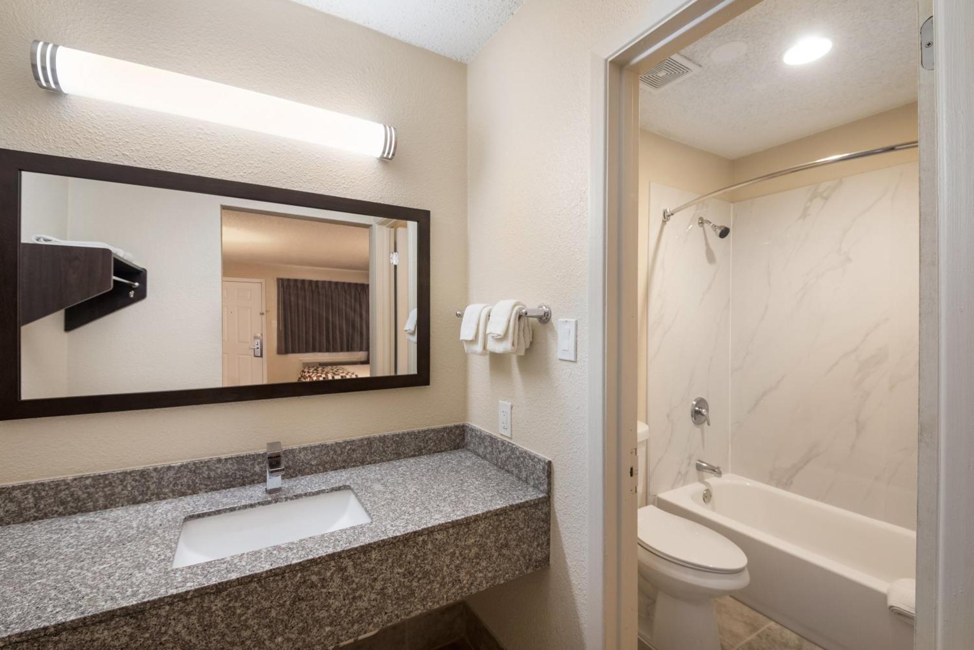 Deluxe Queen Room with Two Queen Beds - Non-Smoking