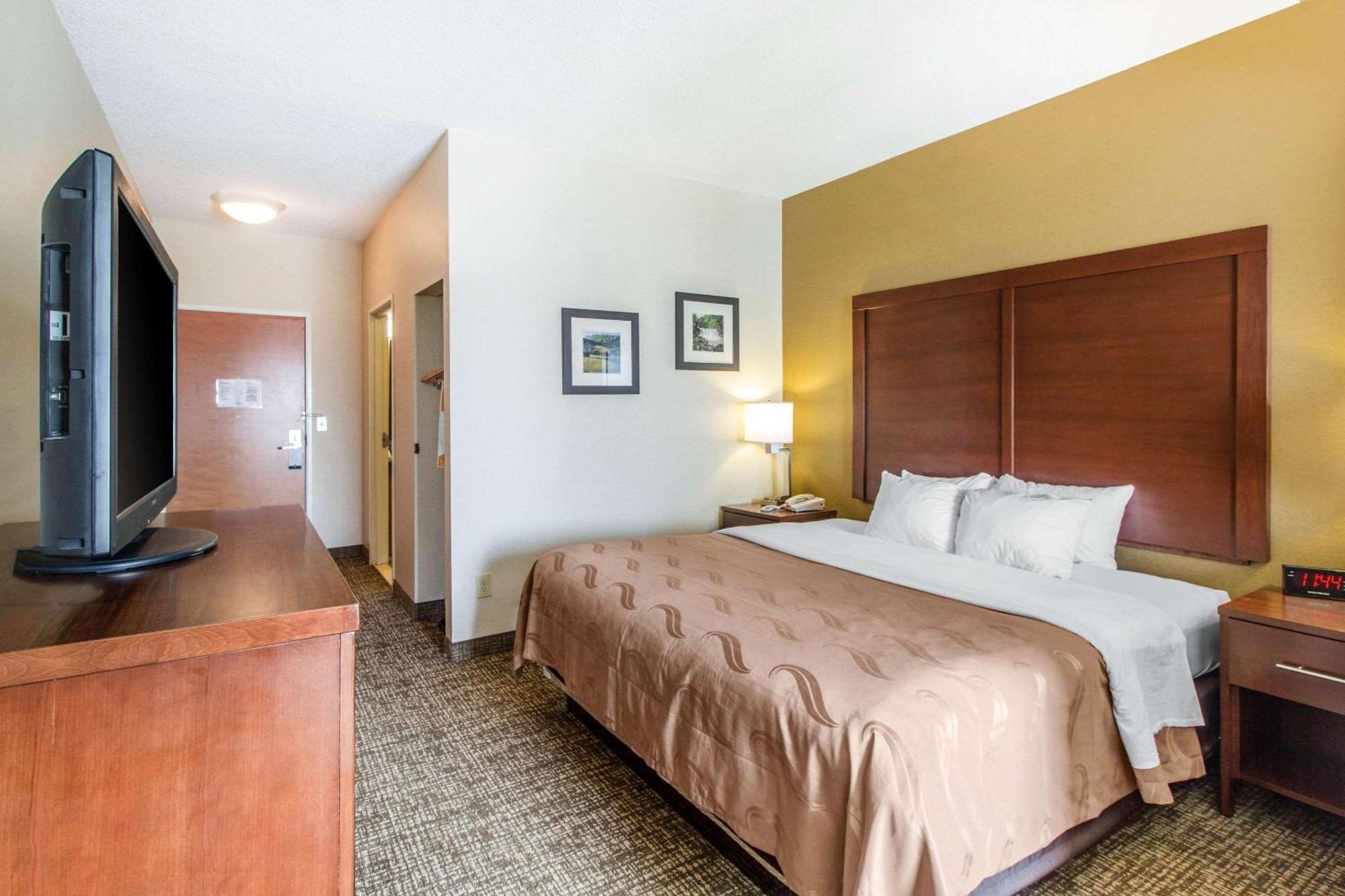 King Suite - Disability Access/Non-Smoking
