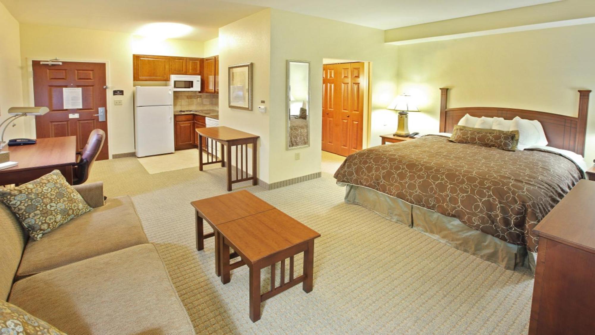 Queen Studio Suite,1287283030:JPEG