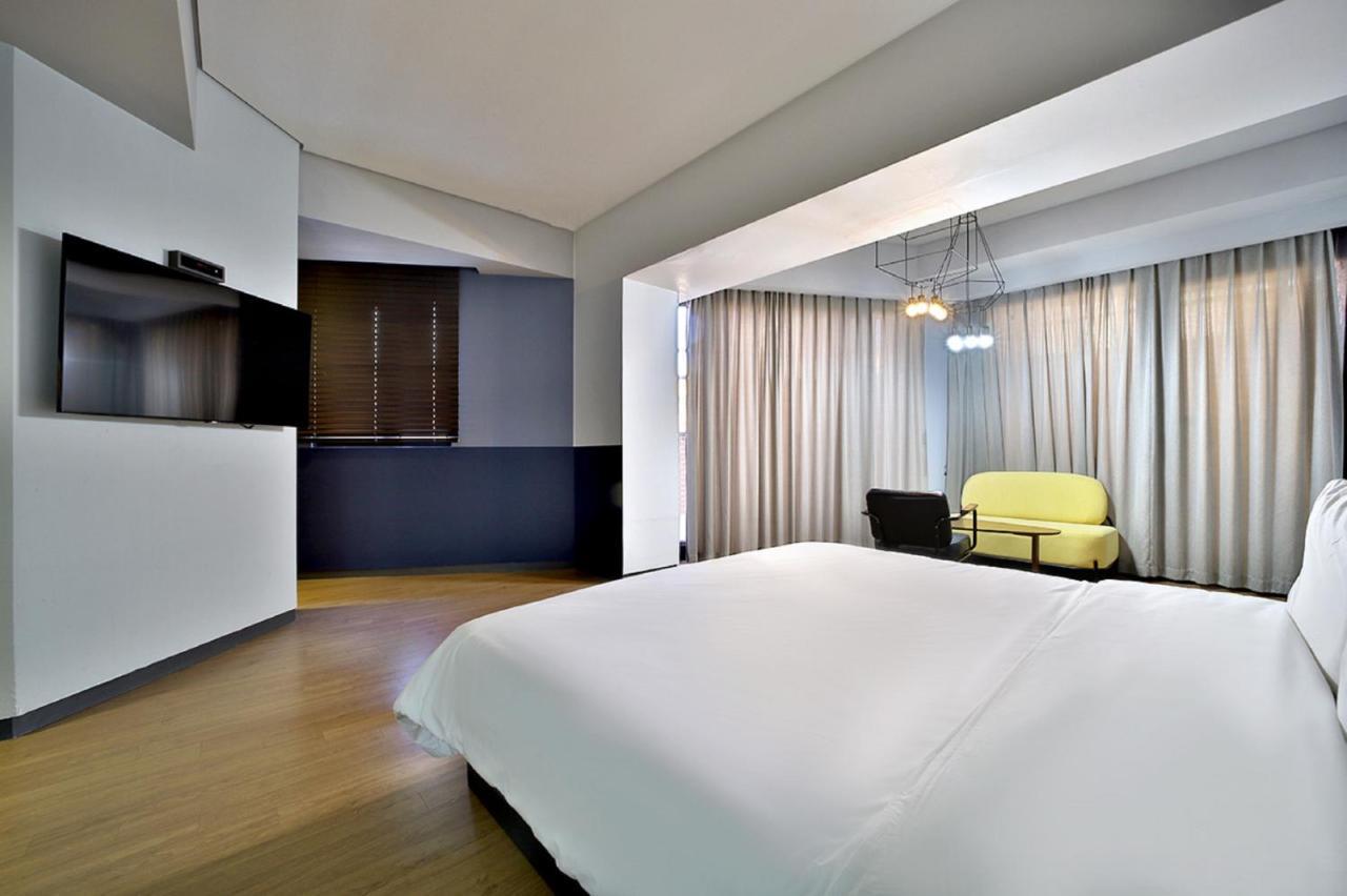 Royal Room