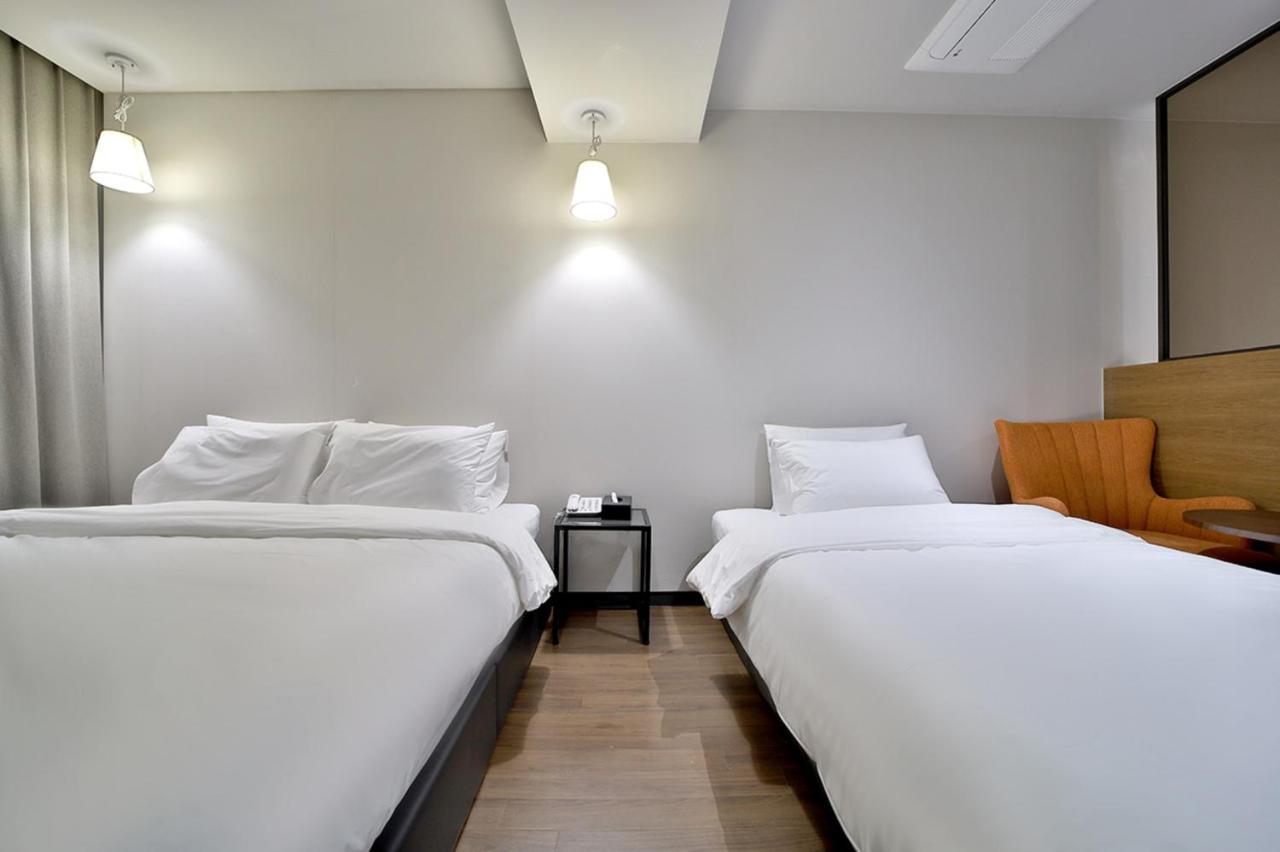 Twin Room with Terrace