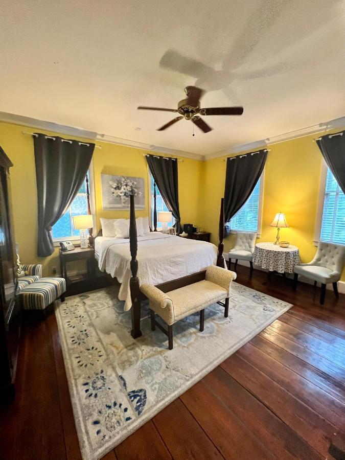 Premium Queen Room 3