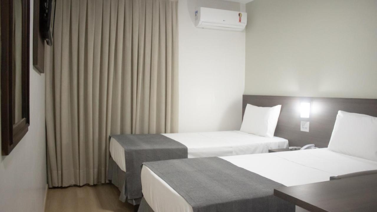 Quarto Duplo
