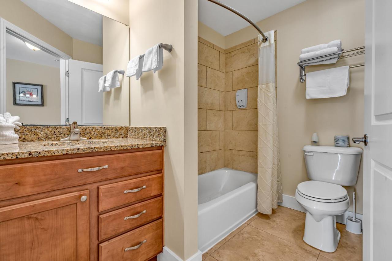 Deluxe Double Room (2 Adults + 1 Child)