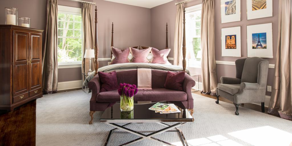 Deluxe King Room with Church View