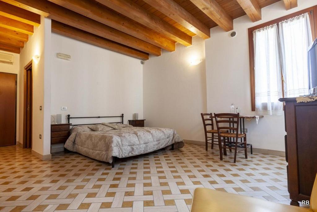 Double Room,215289392:JPEG