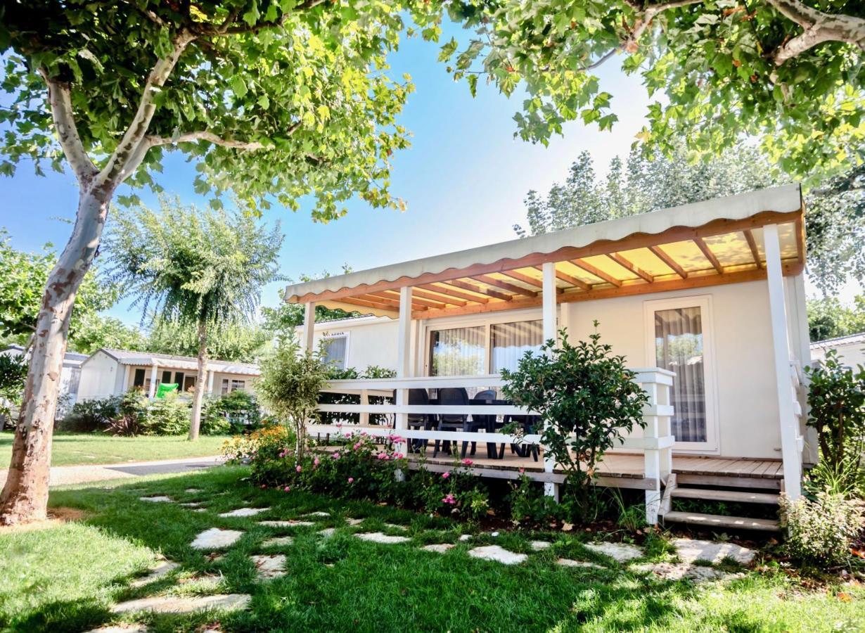 Mobile Home with Three Bedrooms and Two Bathrooms,1295969431:JPEG