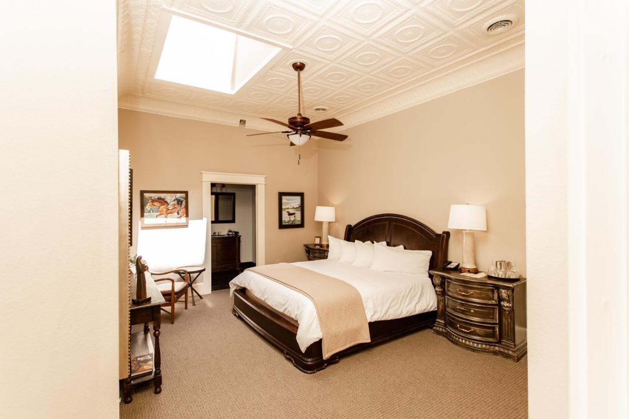 Standard King Room