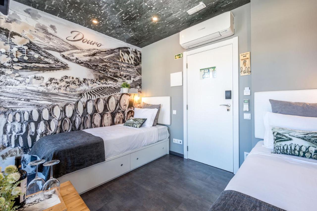 Quarto Twin com Casa de Banho Privada Externa