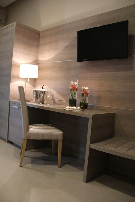 Camera Tripla Superior