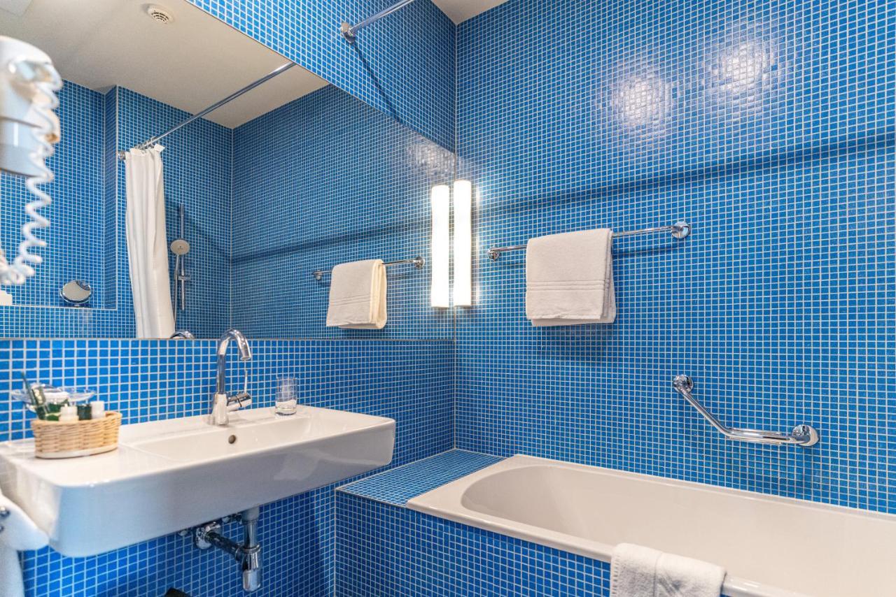 Einzelzimmer mit Badewanne