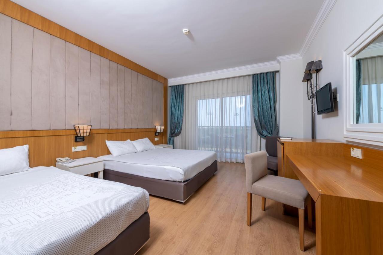 Doppelzimmer mit Poolblick