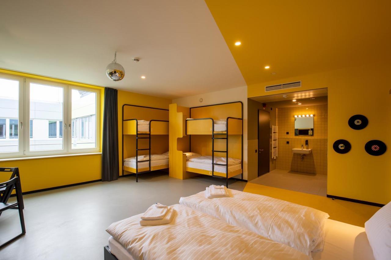 Posto Letto in Dormitorio Misto con 6 Letti