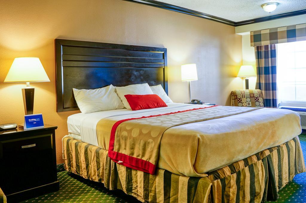 King Room - Disability Access - Non-Smoking