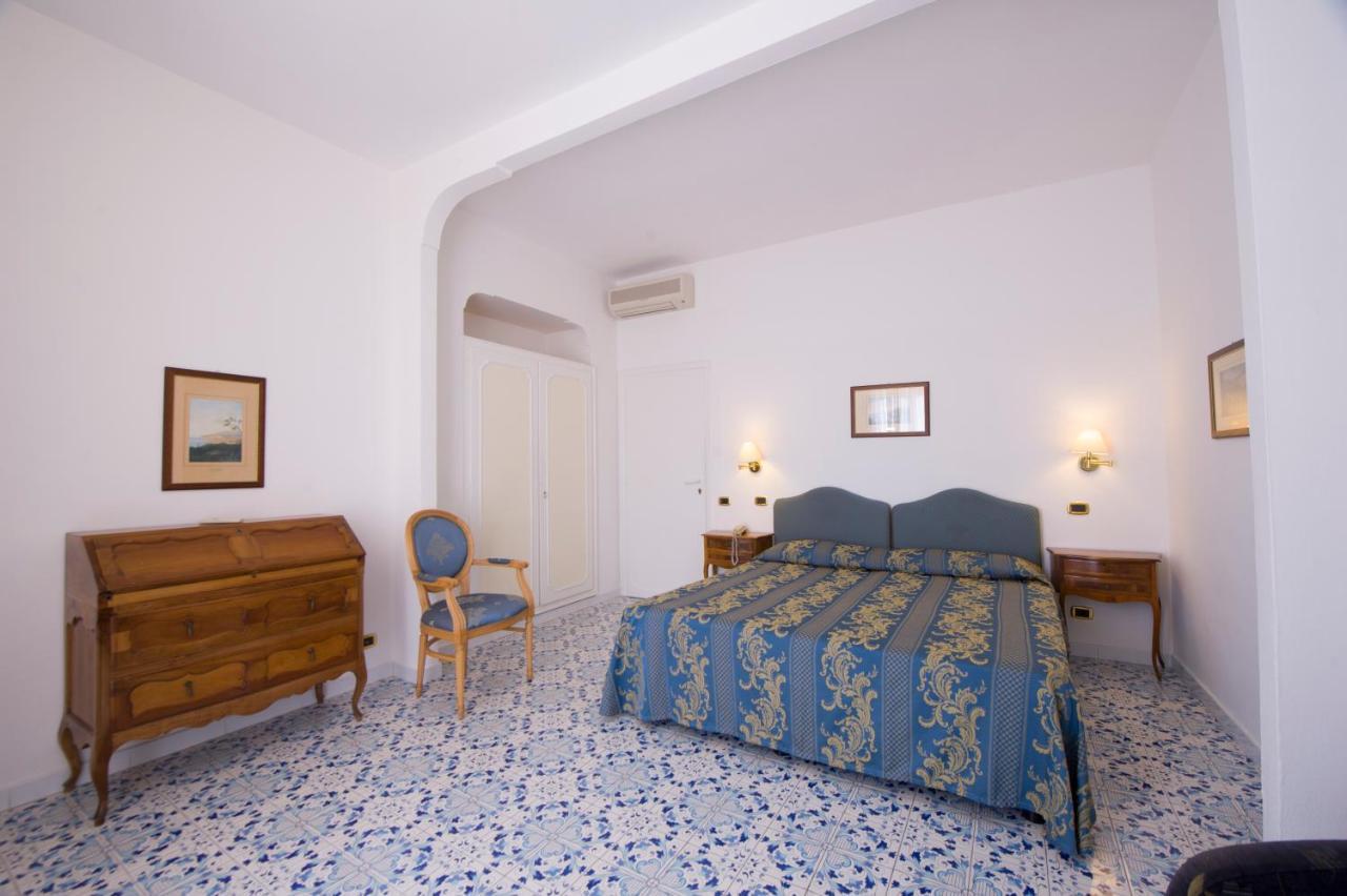 Standard Doppelzimmer mit Balkon und Meerblick