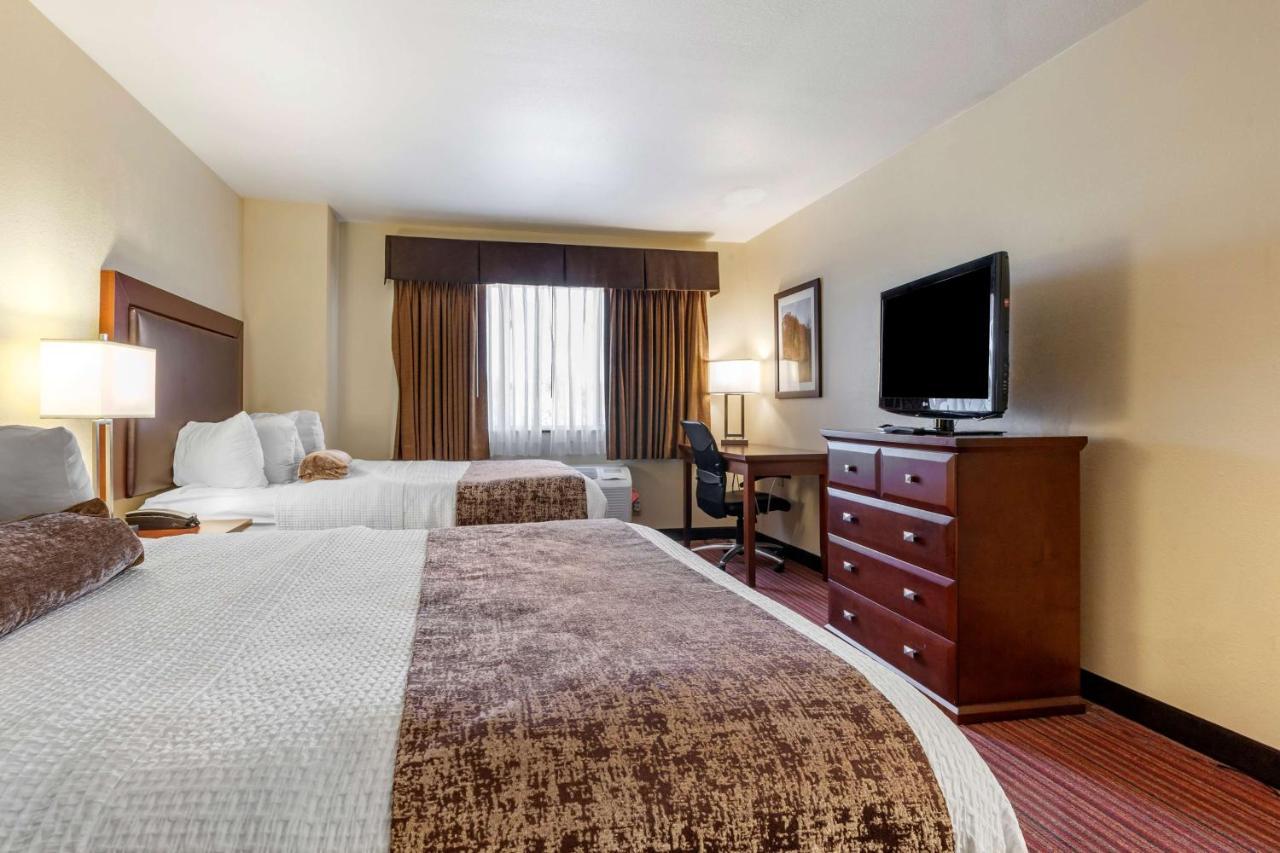 Large Queen Room with Two Queen Beds