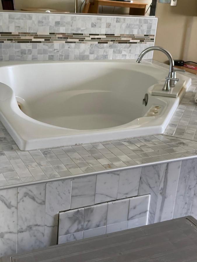 King Room with Spa Bath