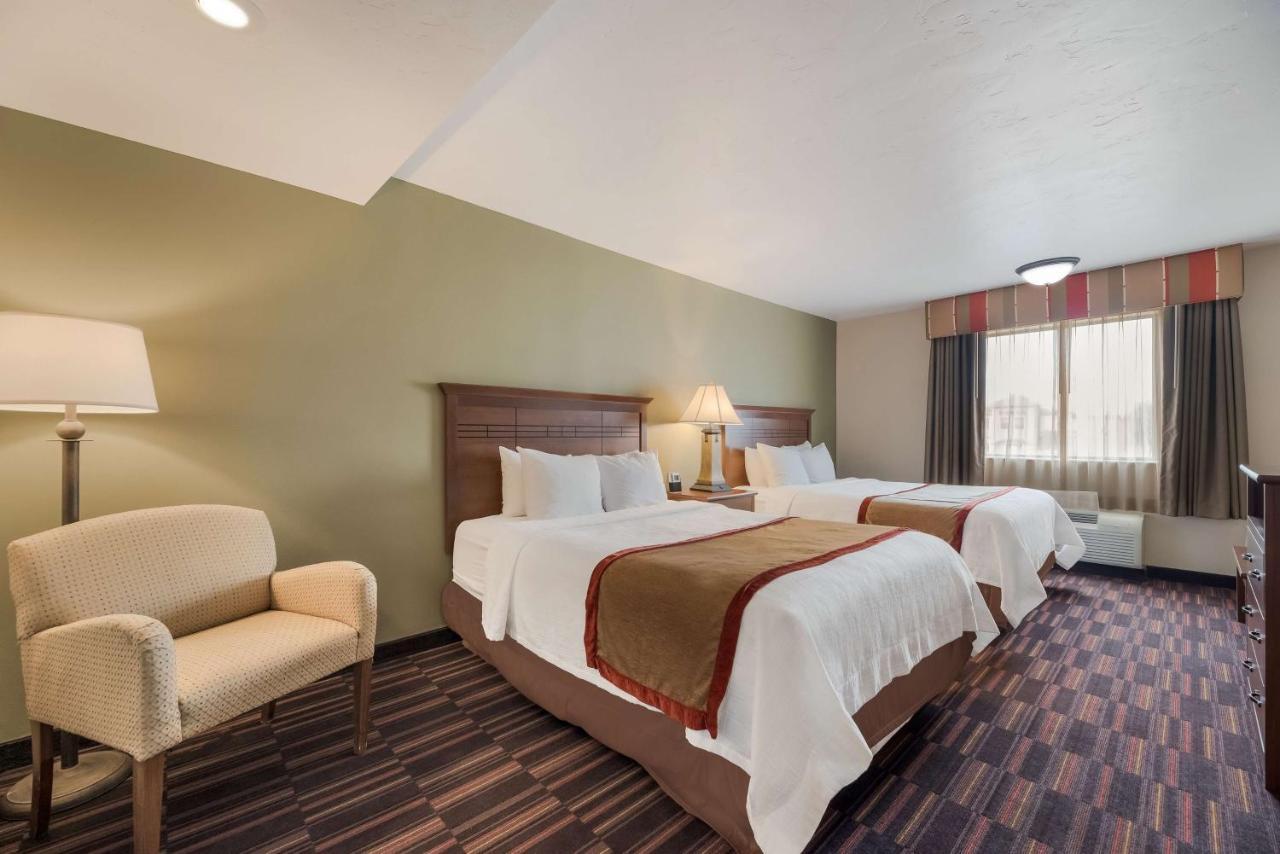 Queen Suite with Two Queen Beds