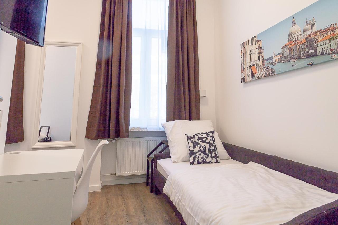 Chambre Lits Jumeaux avec Salle de Bains Privative Séparée