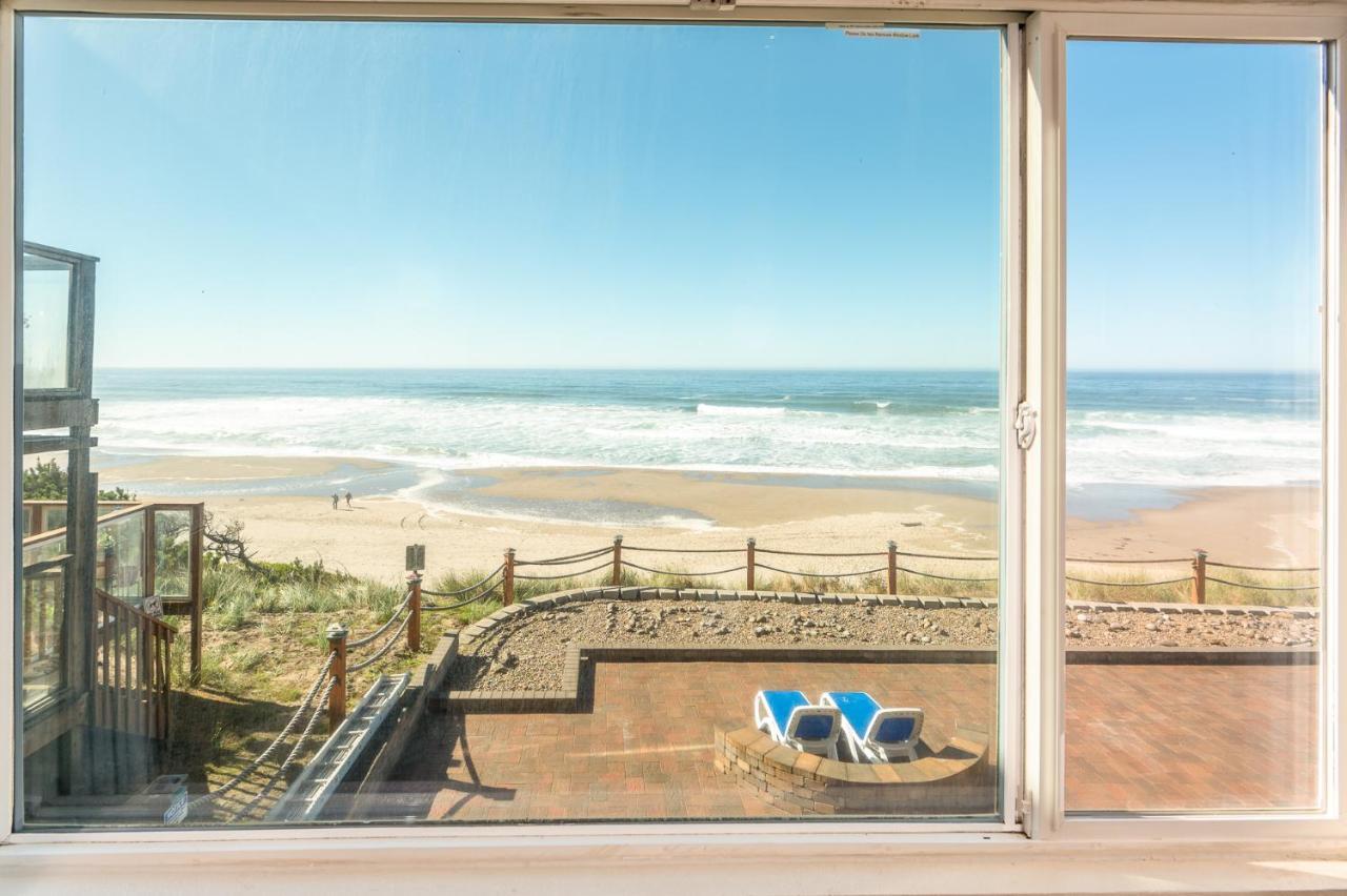 King Bed, Jacuzzi Tub, Gas Fireplace, Ocean View, Deck, Ground Floor