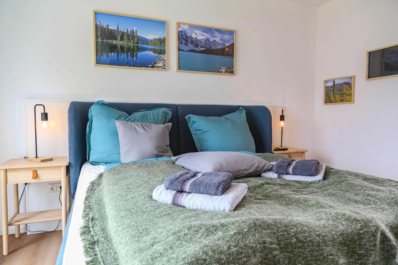 Doppel-/Zweibettzimmer mit Dusche