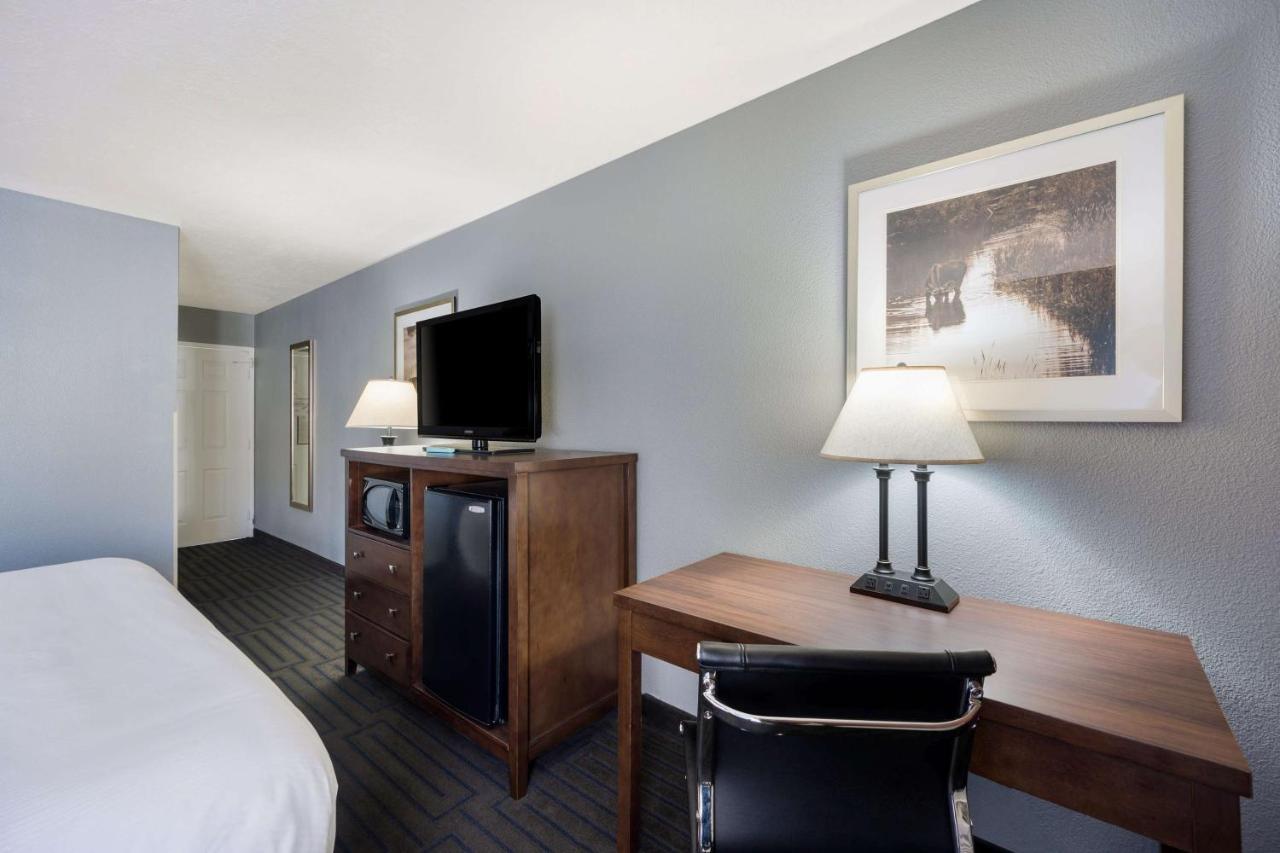 King Room - Non-Smoking