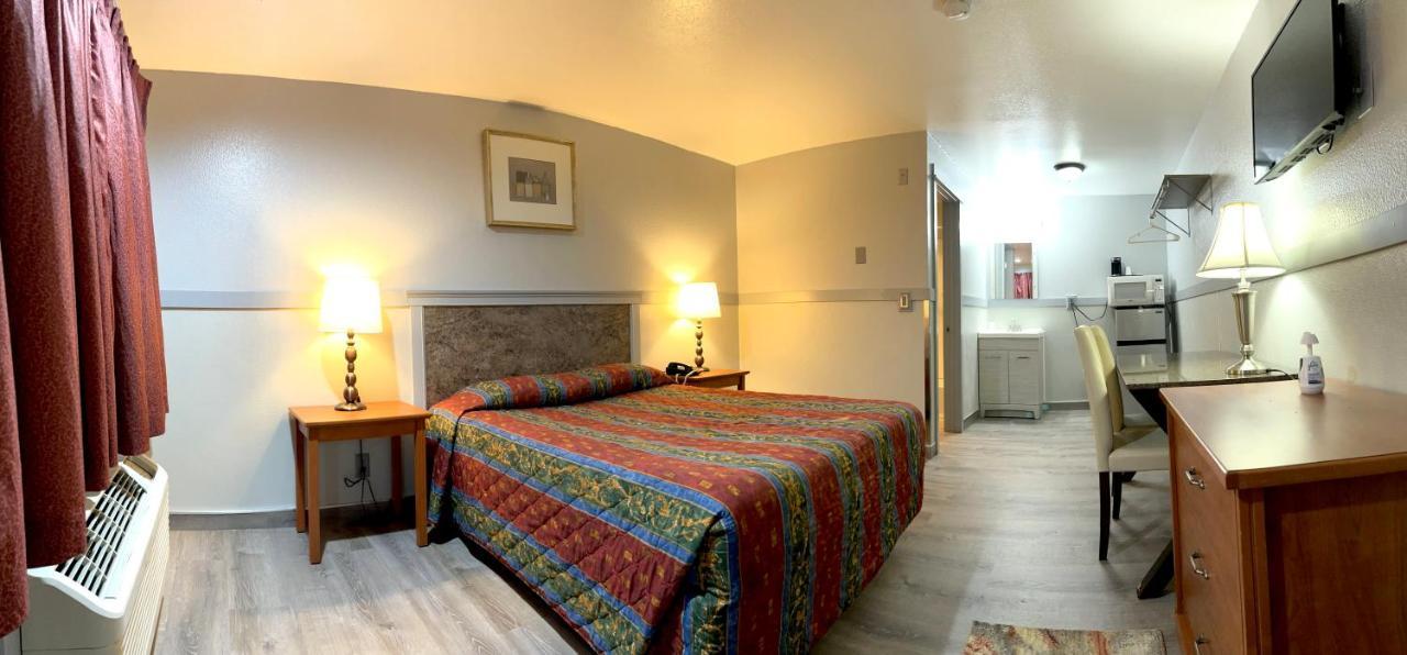 Queen Room,1324322869:JPEG