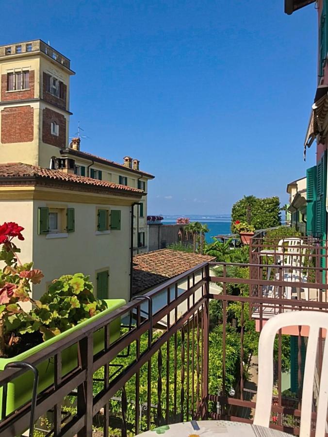 Apartment mit Balkon