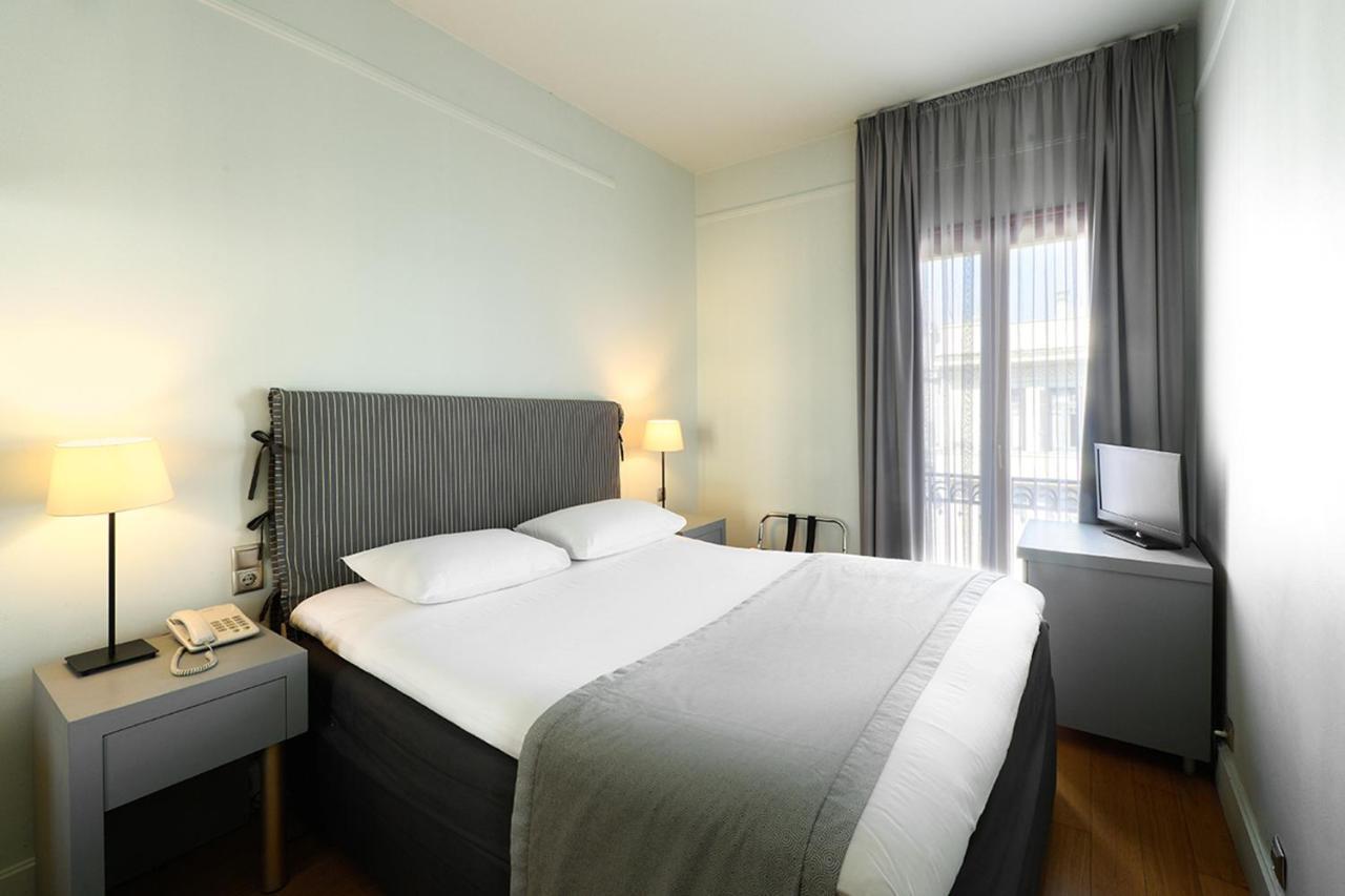 Quarto com Cama de Casal ou 2 de Solteiro
