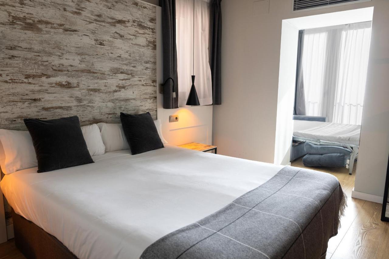 Triple Room,761589994:JPEG