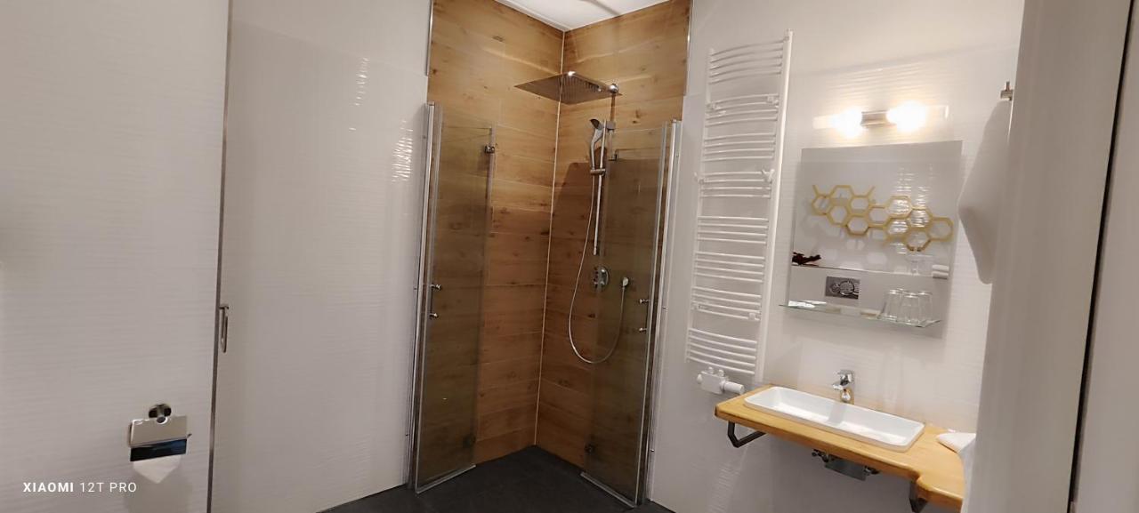 Großes Zweibettzimmer