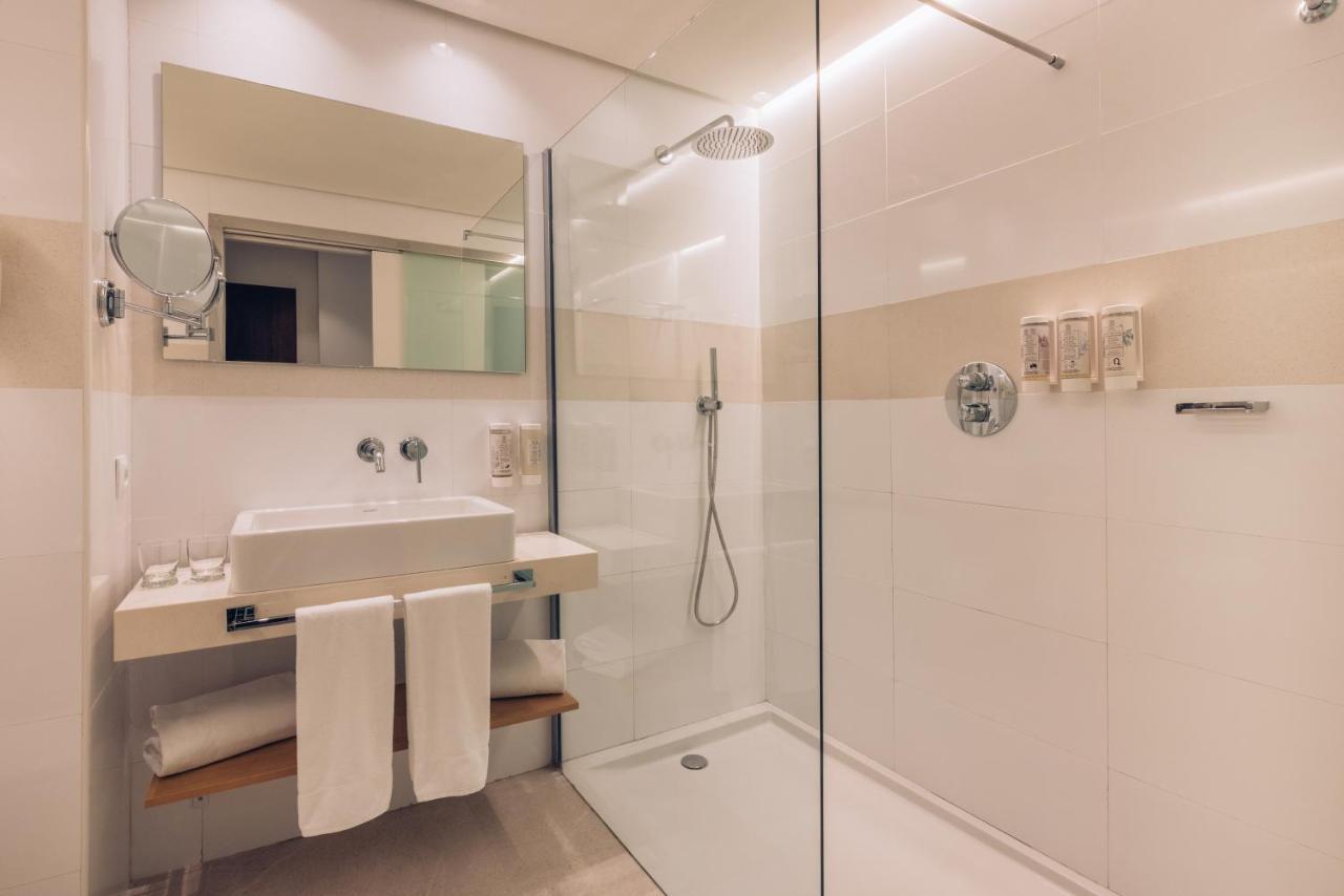 Premium Doppelzimmer mit seitlichem Meerblick