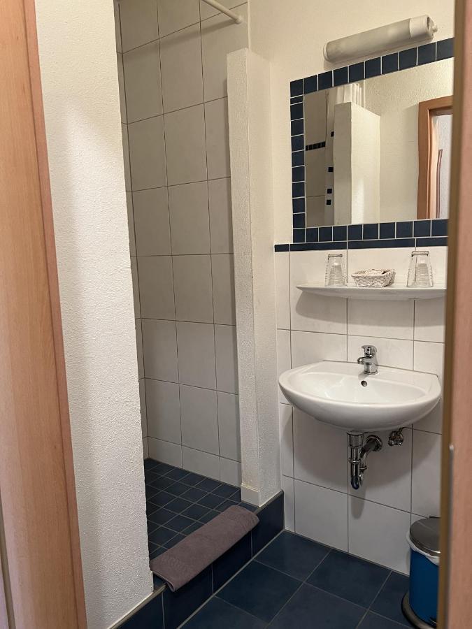 Kleines Zweibettzimmer
