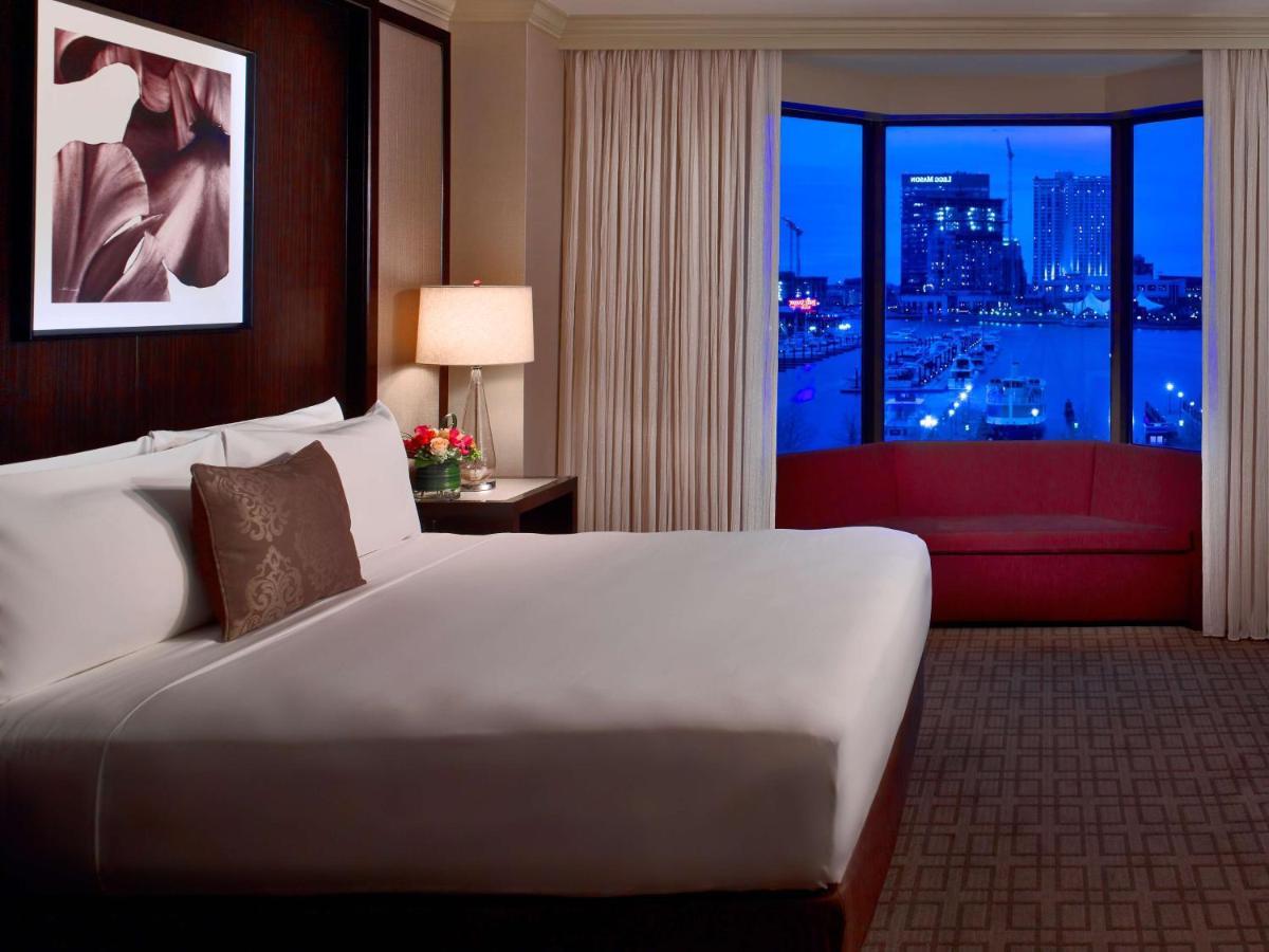 King Room Harbor View,1531206049:JPEG