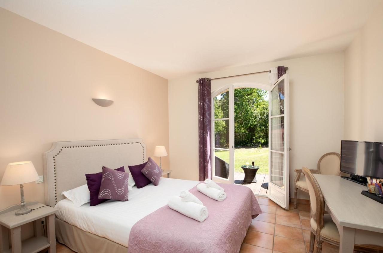 Deluxe Double Room Bath,1339975985:JPEG