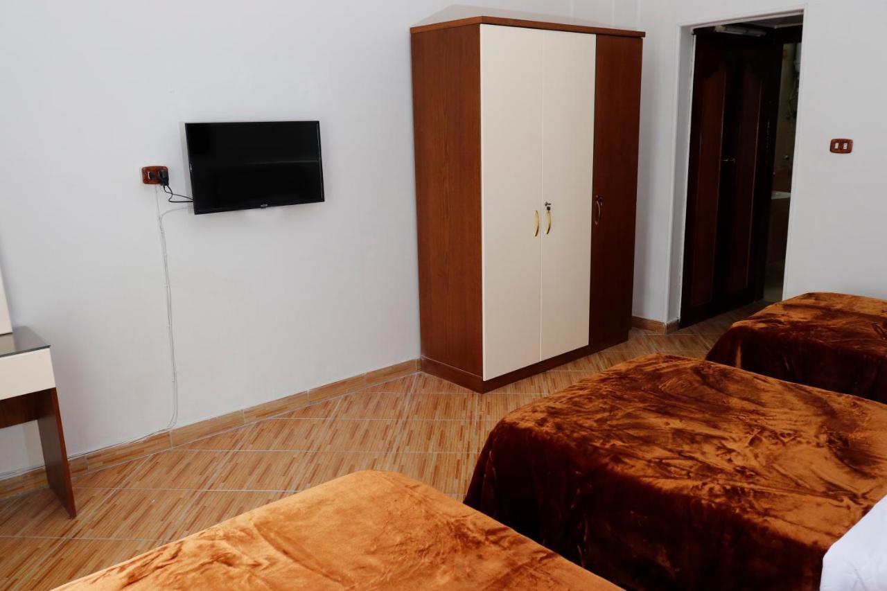 Driepersoonskamer met Badkamer