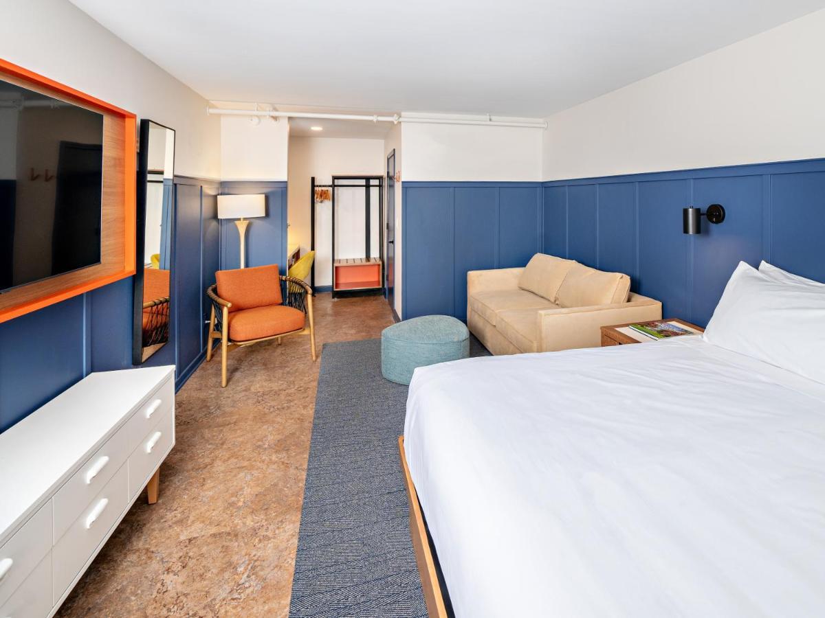 Superior King Room