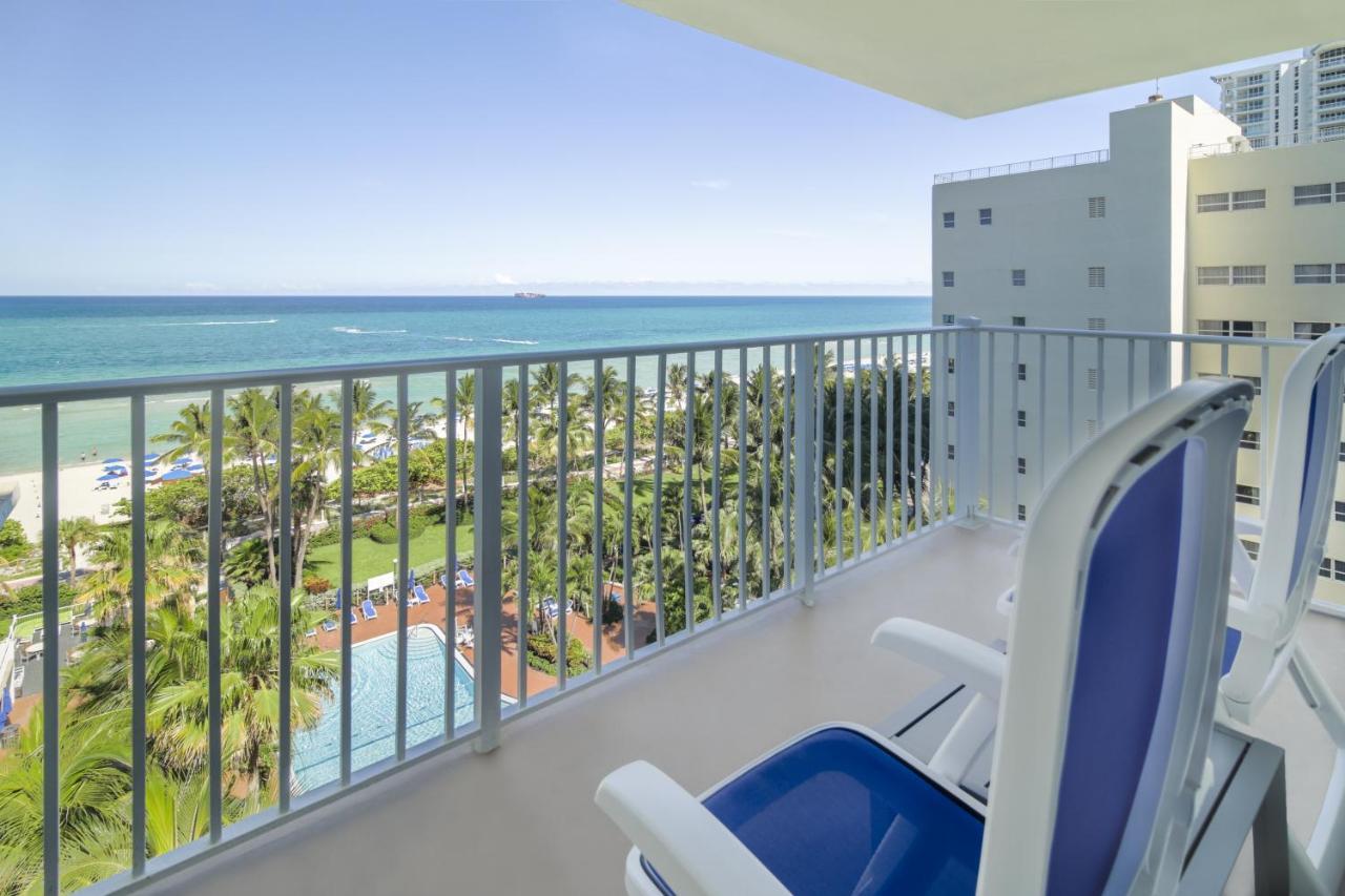 Studio King Bed - Poolview - Balcony-Accessible,1341653918:JPEG