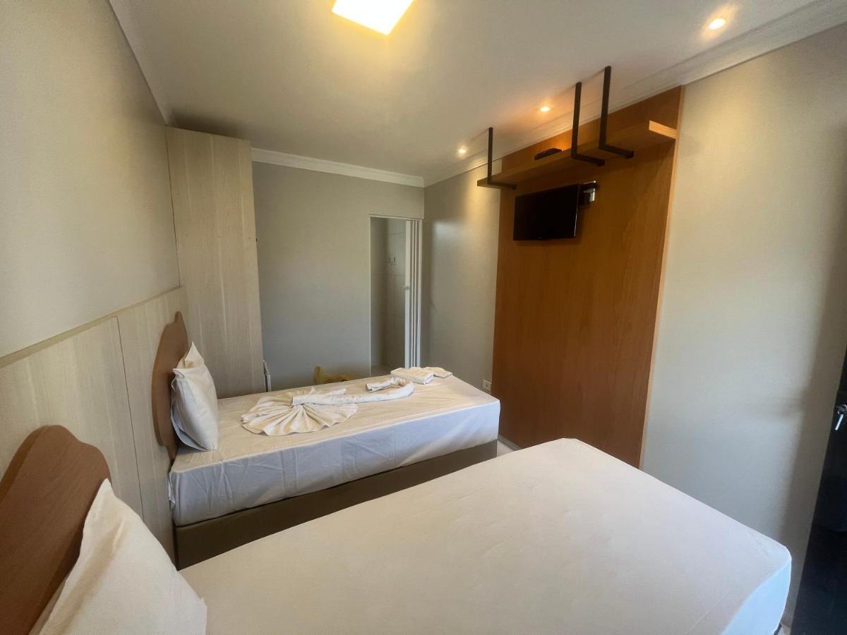 Quarto Twin Standard