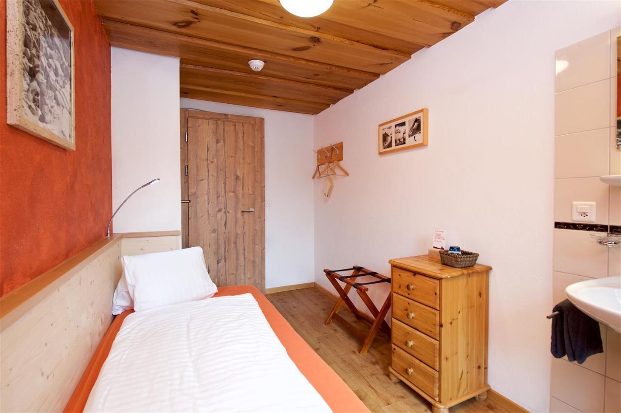 Single Room,1341887933:JPEG