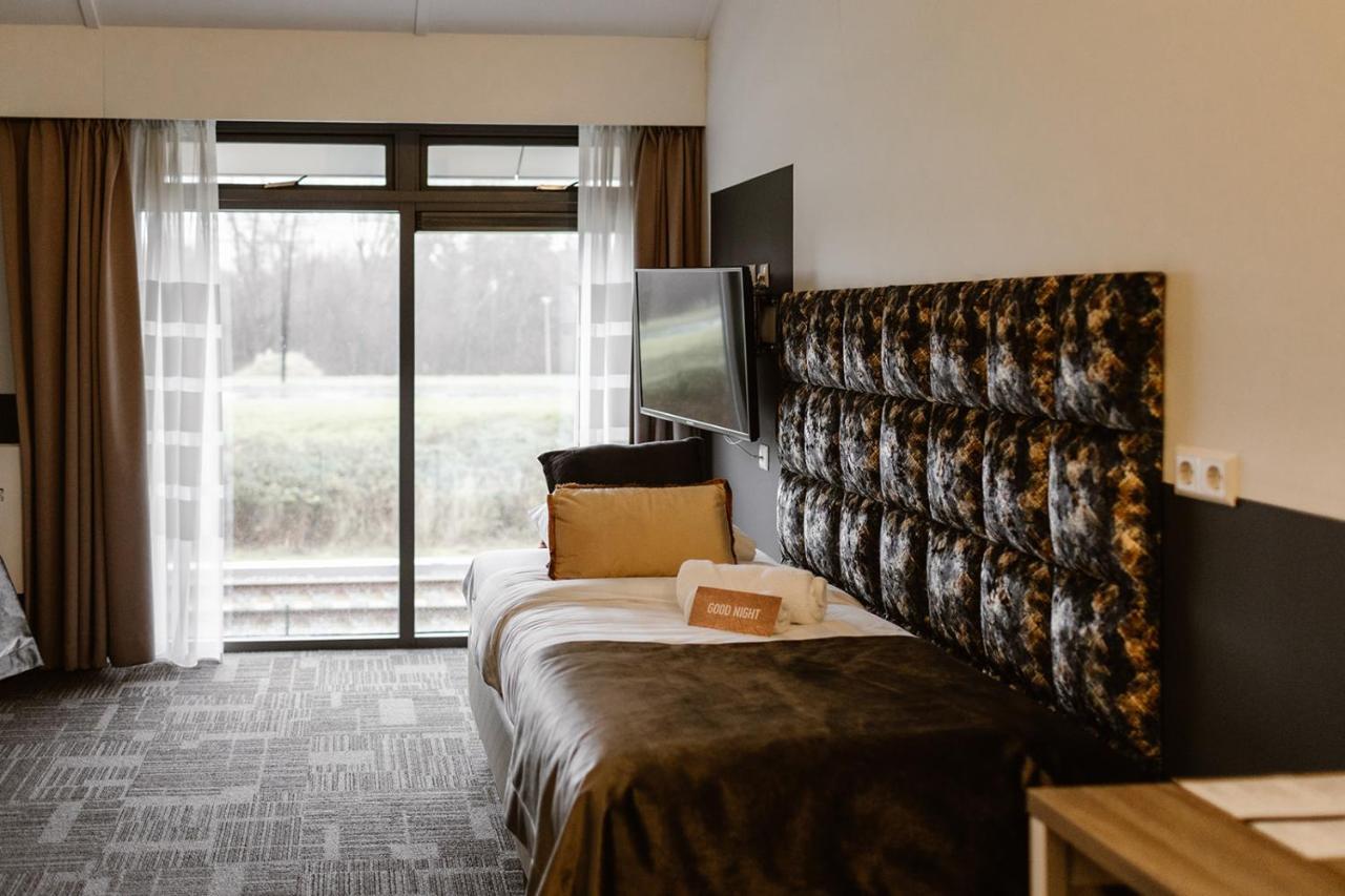 Standard Twin Room,1340889317:JPEG