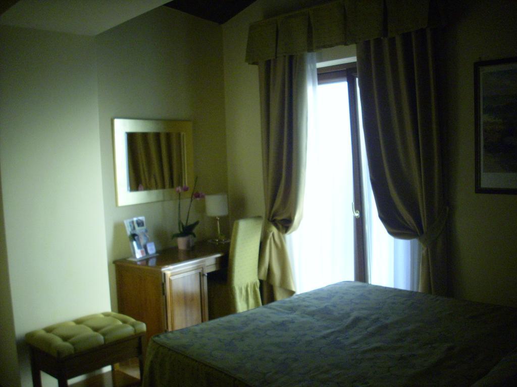Double Room Private Bathroom,134560812:JPEG