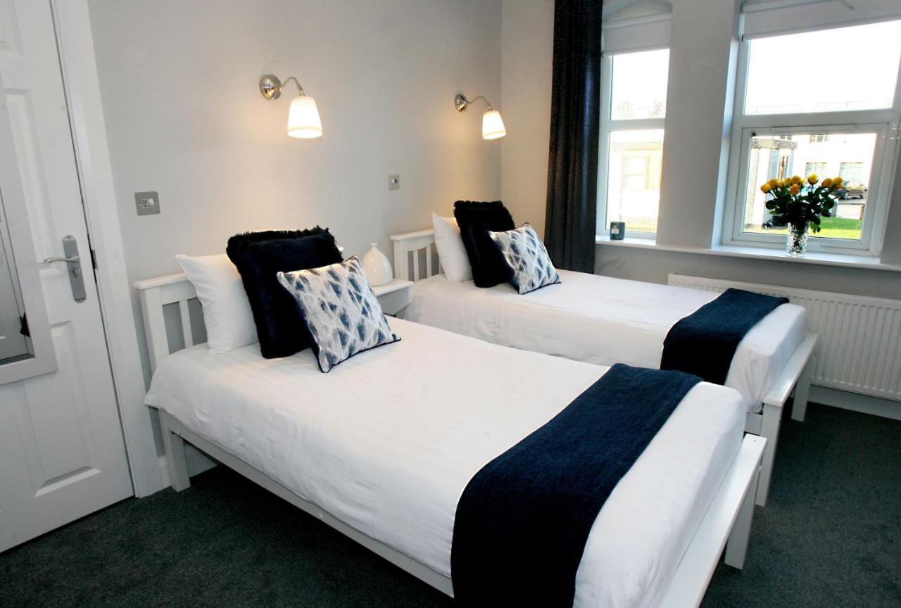 Twin Room,1348415546:JPEG